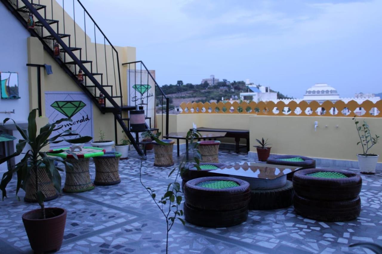 Hill Paradise Home Stay Удайпур Екстериор снимка