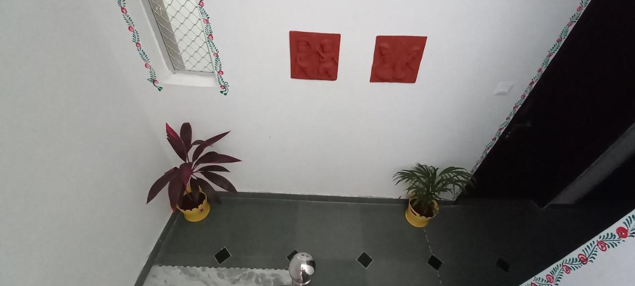 Hill Paradise Home Stay Удайпур Екстериор снимка
